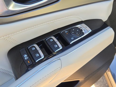 Used 2024 Kia Sorento SX FWD image 23
