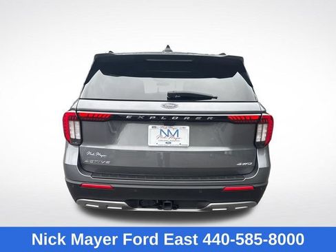 Used 2025 Ford Explorer Active w/ Active Comfort Package AWD/4WD image 7