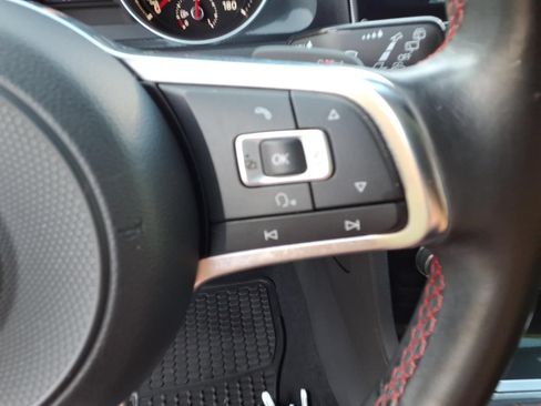 Used 2017 Volkswagen GTI SE FWD image 23