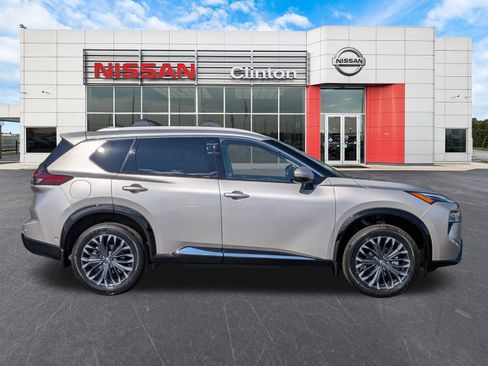 New 2026 Nissan Rogue Platinum w/ Platinum Premium Package image 2