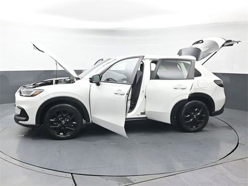 Used 2023 Honda HR-V Sport image 42