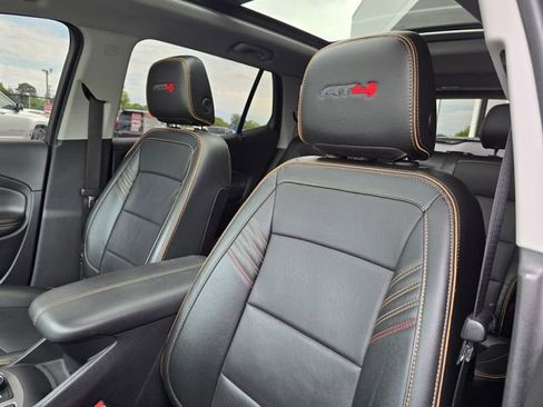 Used 2024 GMC Terrain AT4 w/ Infotainment Package II AWD/4WD image 3