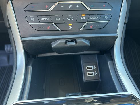 Used 2019 Ford Edge SEL w/ Equipment Group 201A AWD/4WD image 22