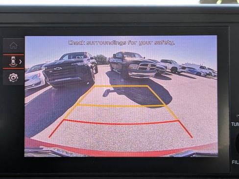 Certified 2024 Kia Carnival LX image 29