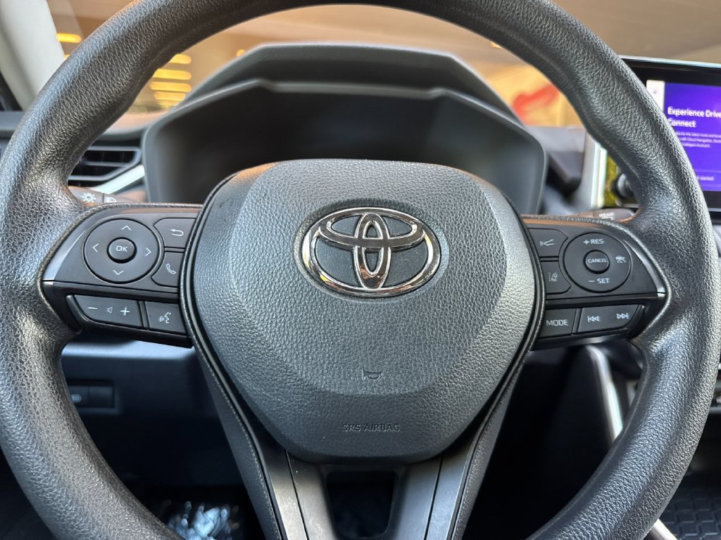 Used 2024 Toyota RAV4 XLE FWD image 29