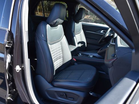 Used 2025 Ford Explorer ST-Line AWD/4WD image 25
