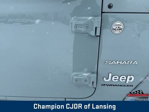 Used 2024 Jeep Wrangler Sahara image 41