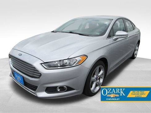 Used 2016 Ford Fusion SE w/ Equipment Group 201A image 1