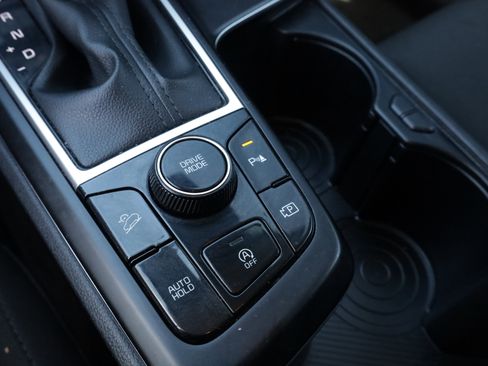 Used 2024 Kia Sportage LX image 11