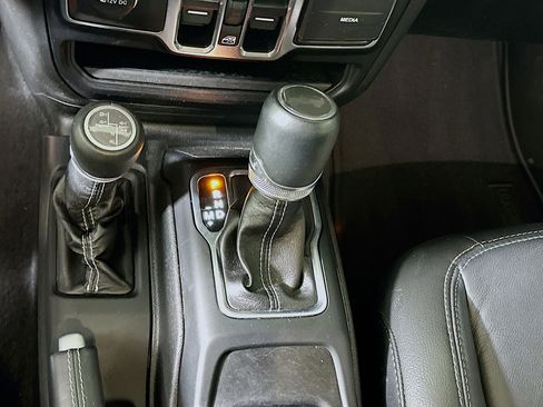 Used 2022 Jeep Wrangler Sahara image 24