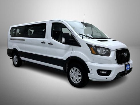 Used 2025 Ford Transit 350 XLT RWD image 3