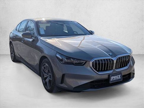 Certified 2025 BMW i5 xDrive40 w/ Premium Package AWD/4WD image 3