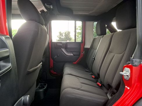 Used 2018 Jeep Wrangler Unlimited Sport w/ Connectivity Group AWD/4WD image 18