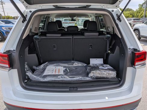New 2026 Volkswagen Atlas SE FWD image 32