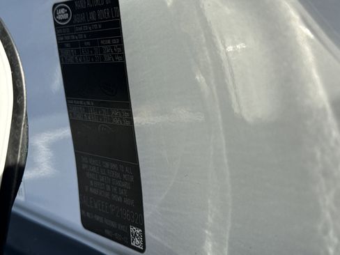 Used 2023 Land Rover Defender 110 V8 image 35