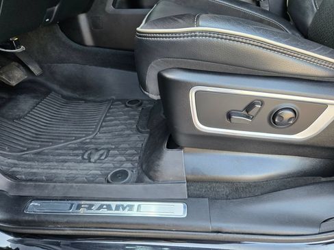 Used 2022 RAM 1500 Laramie AWD/4WD image 16