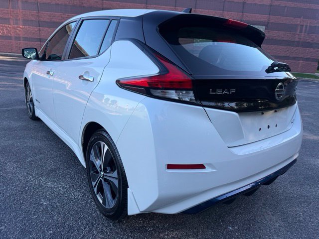 Used 2018 Nissan Leaf SV w/ SV Technology Package FWD image 5