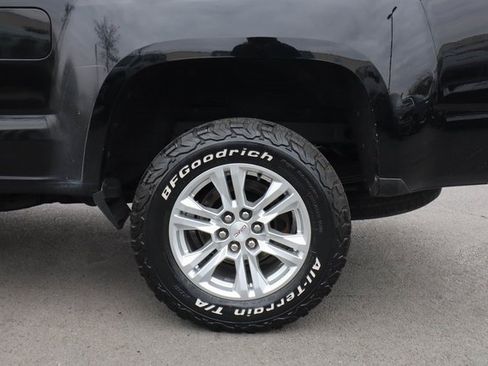 Used 2020 GMC Canyon SLE image 30