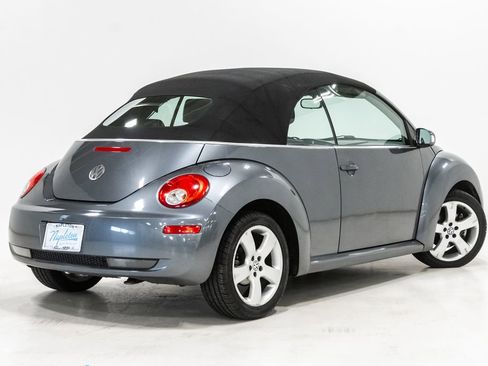 Used 2006 Volkswagen Beetle Convertible w/ Package 2 FWD image 25