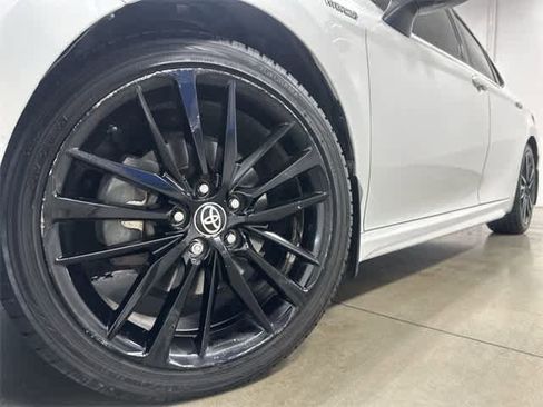 Used 2021 Toyota Camry XSE w/ Navigation Upgrade Package image 29