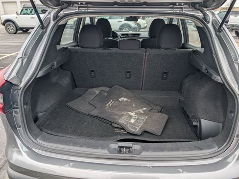 Used 2020 Nissan Rogue Sport S image 7