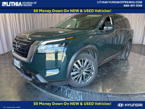 Used 2024 Nissan Pathfinder SL w/ SL Premium Package FWD image 1