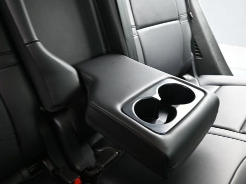 Used 2024 Lincoln Corsair Reserve image 51