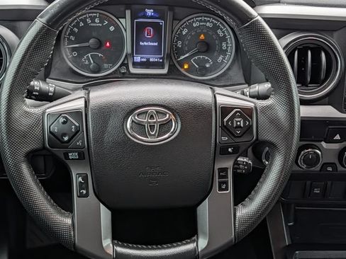 Used 2021 Toyota Tacoma TRD Off-Road AWD/4WD image 13