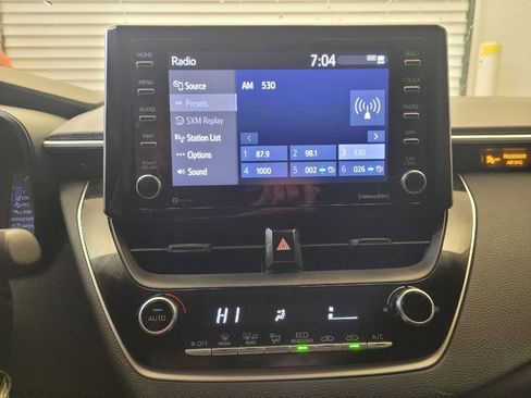 Used 2021 Toyota Corolla LE image 25