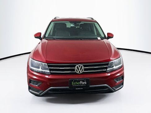 Used 2018 Volkswagen Tiguan SE image 2