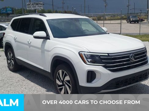 Used 2025 Volkswagen Atlas SE FWD image 2