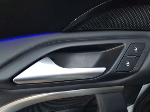 Used 2025 Audi Q5 Premium w/ Convenience Package image 17