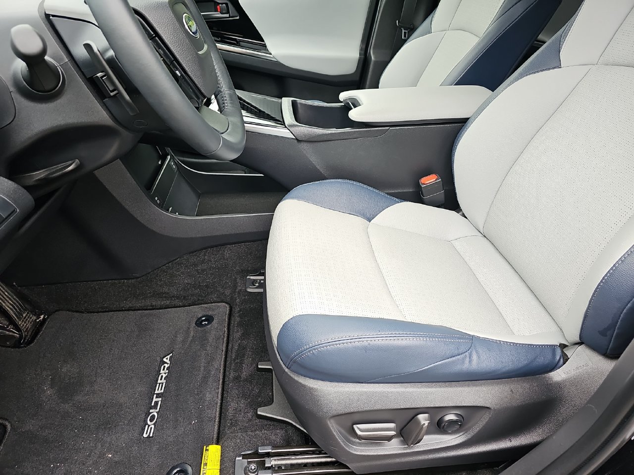 Certified 2023 Subaru Solterra AWD image 19