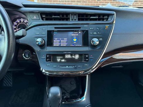 Used 2015 Toyota Avalon XLE image 13