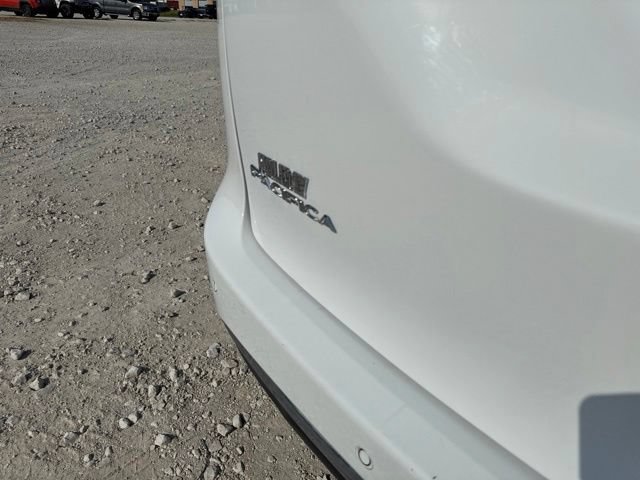 Used 2024 Chrysler Pacifica Touring-L FWD image 9