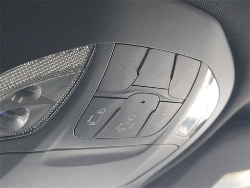 New 2026 Chrysler Pacifica Limited w/ Uconnect Theater Family Group image 33