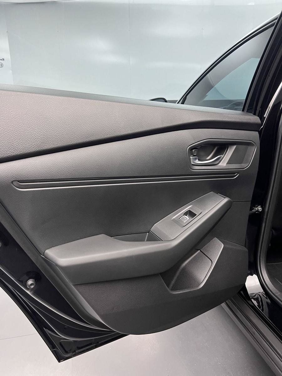 Certified 2025 Honda Accord SE image 19