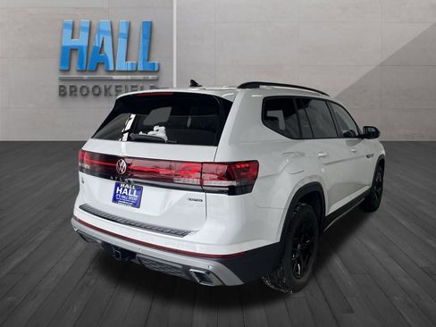 New 2026 Volkswagen Atlas Peak Edition image 5