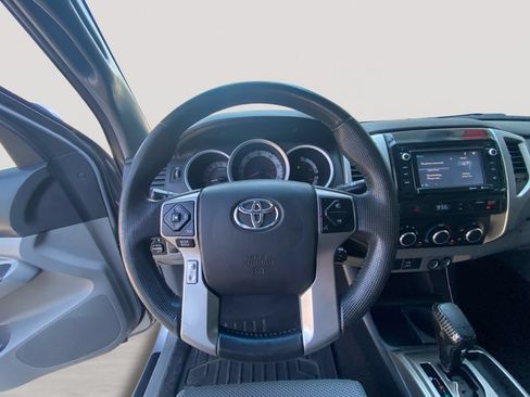 Used 2014 Toyota Tacoma 4x4 Double Cab w/ TRD Sport Package image 12