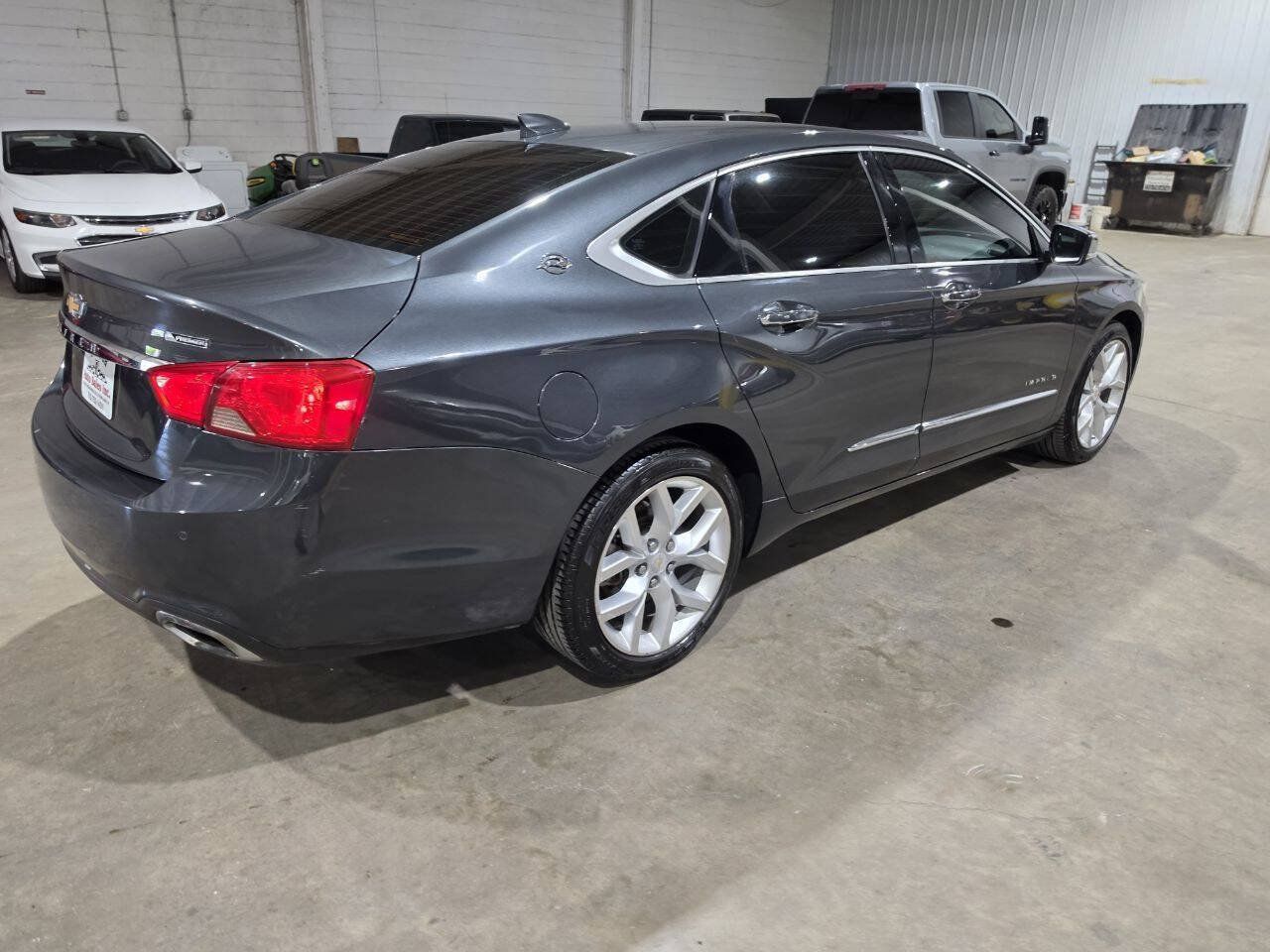 Used 2018 Chevrolet Impala Premier FWD image 12