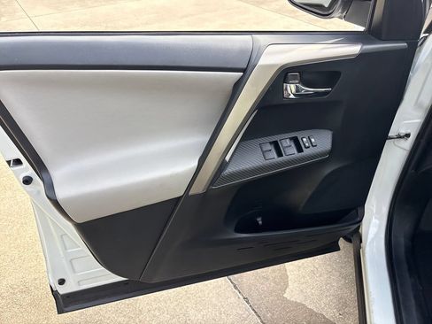 Used 2015 Toyota RAV4 XLE FWD image 15