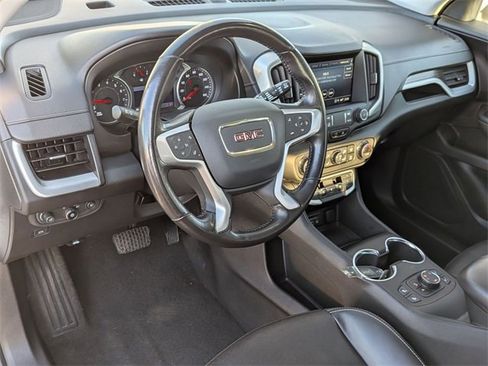 Used 2022 GMC Terrain SLT image 11