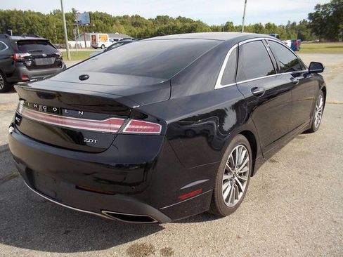 Used 2020 Lincoln MKZ image 5