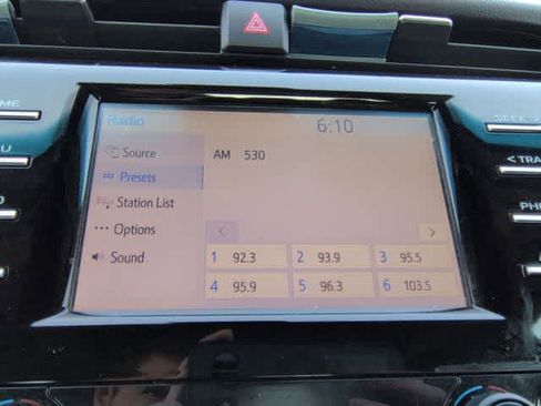 Used 2018 Toyota Camry XSE image 30