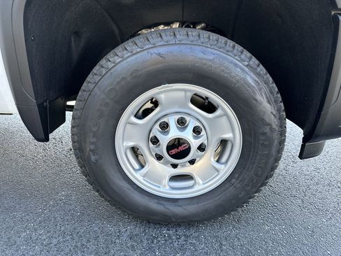 Used 2024 GMC Sierra 2500 Pro w/ Convenience Package image 10