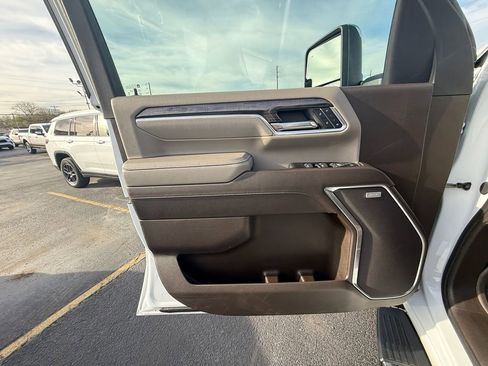 Used 2024 Chevrolet Silverado 2500 LTZ w/ LTZ Premium Package image 11