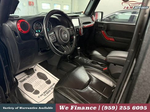 Used 2015 Jeep Wrangler Unlimited Sahara w/ Connectivity Group AWD/4WD image 14