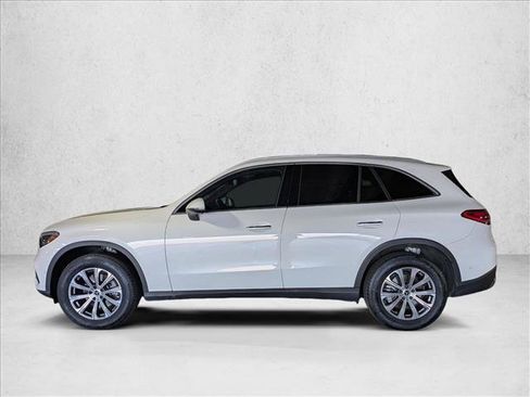 Certified 2024 Mercedes-Benz GLC 300 image 11