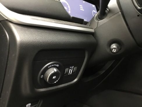 Used 2021 Jeep Grand Cherokee L Limited w/ Luxury Tech Group II AWD/4WD image 10