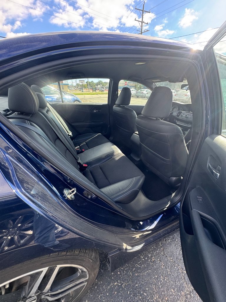 Used 2016 Honda Accord Sport image 6